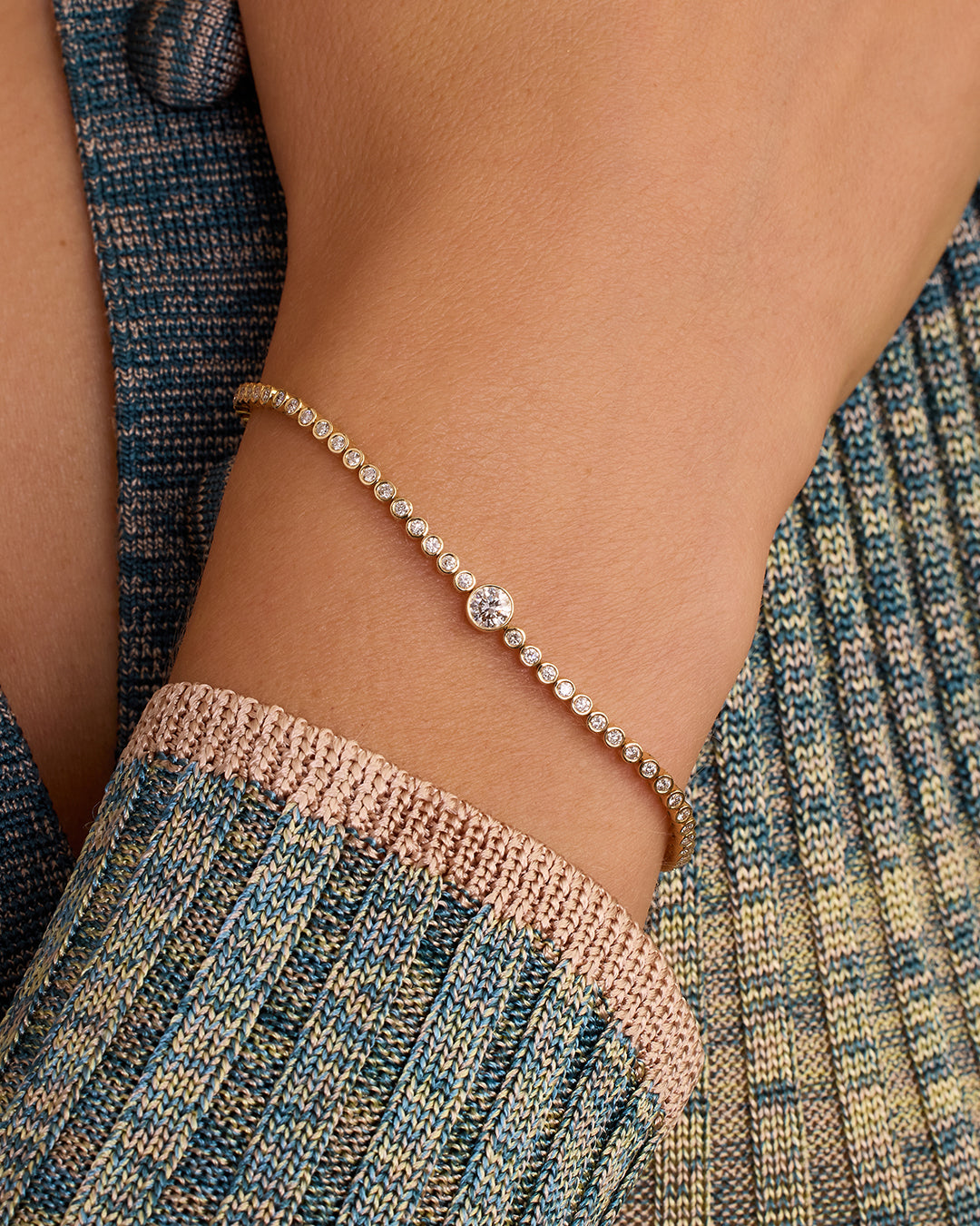 Alternative view of Lab Grown Diamond Circle Tennis Bracelet