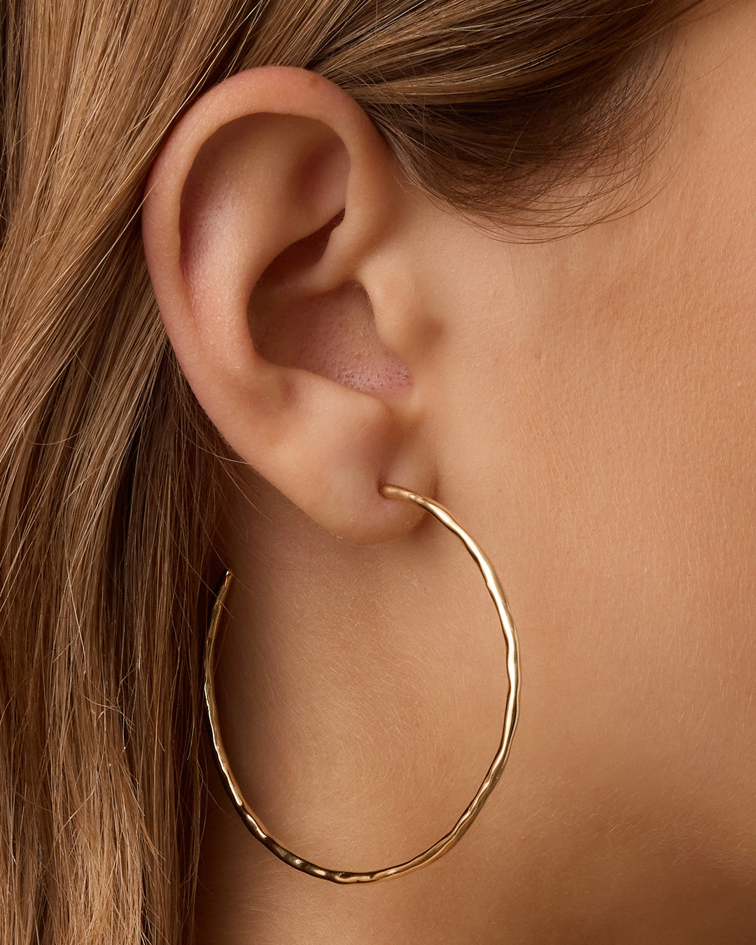 Alternative view of Taner Hoops