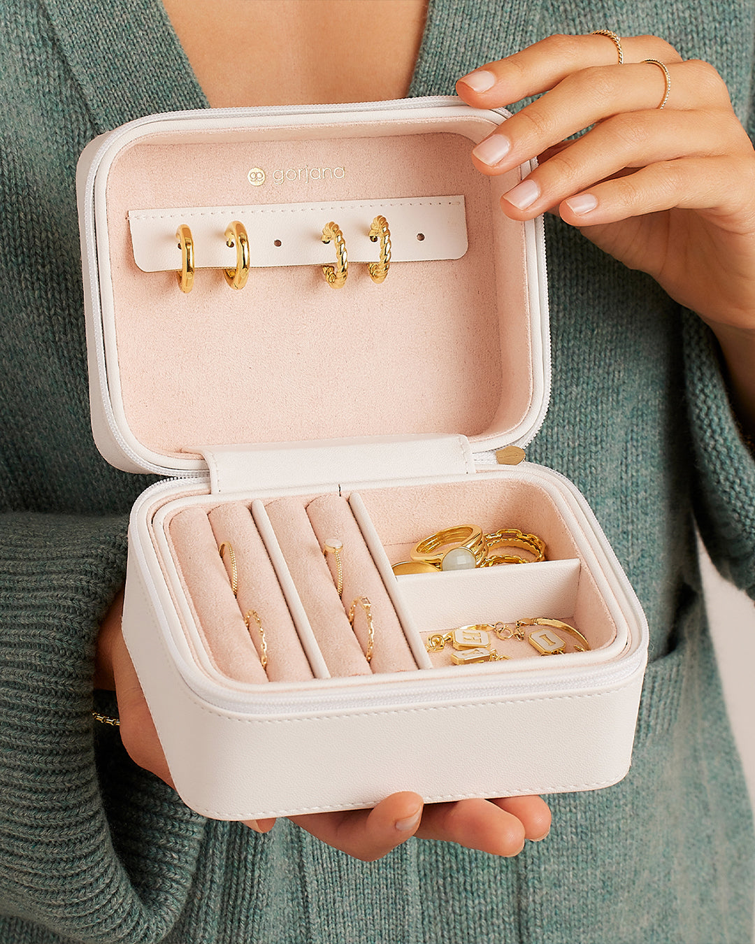 Alternative view of Go To Jewelry Case