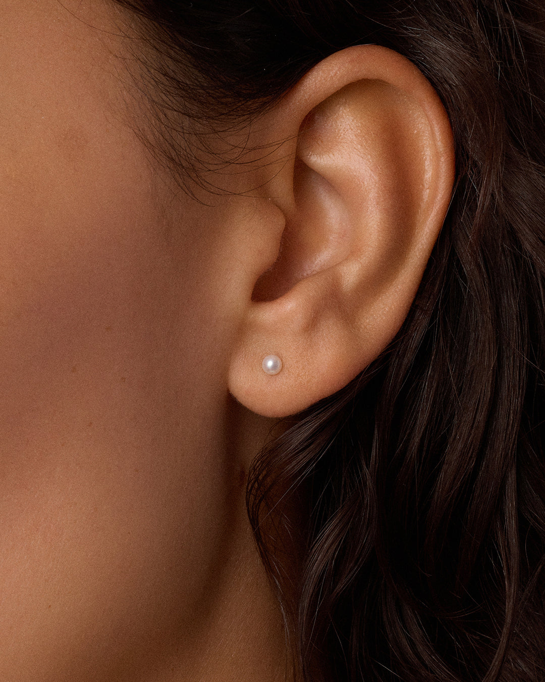 Alternative view of Pearl Flat Back Single Stud