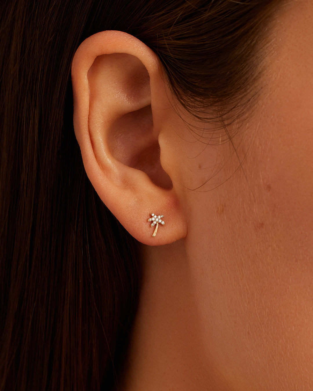 Alternative view of Diamond Palm Single Stud