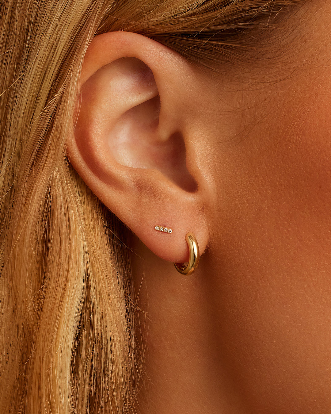 Alternative view of Diamond Pavé Bar Flat Back Single Stud