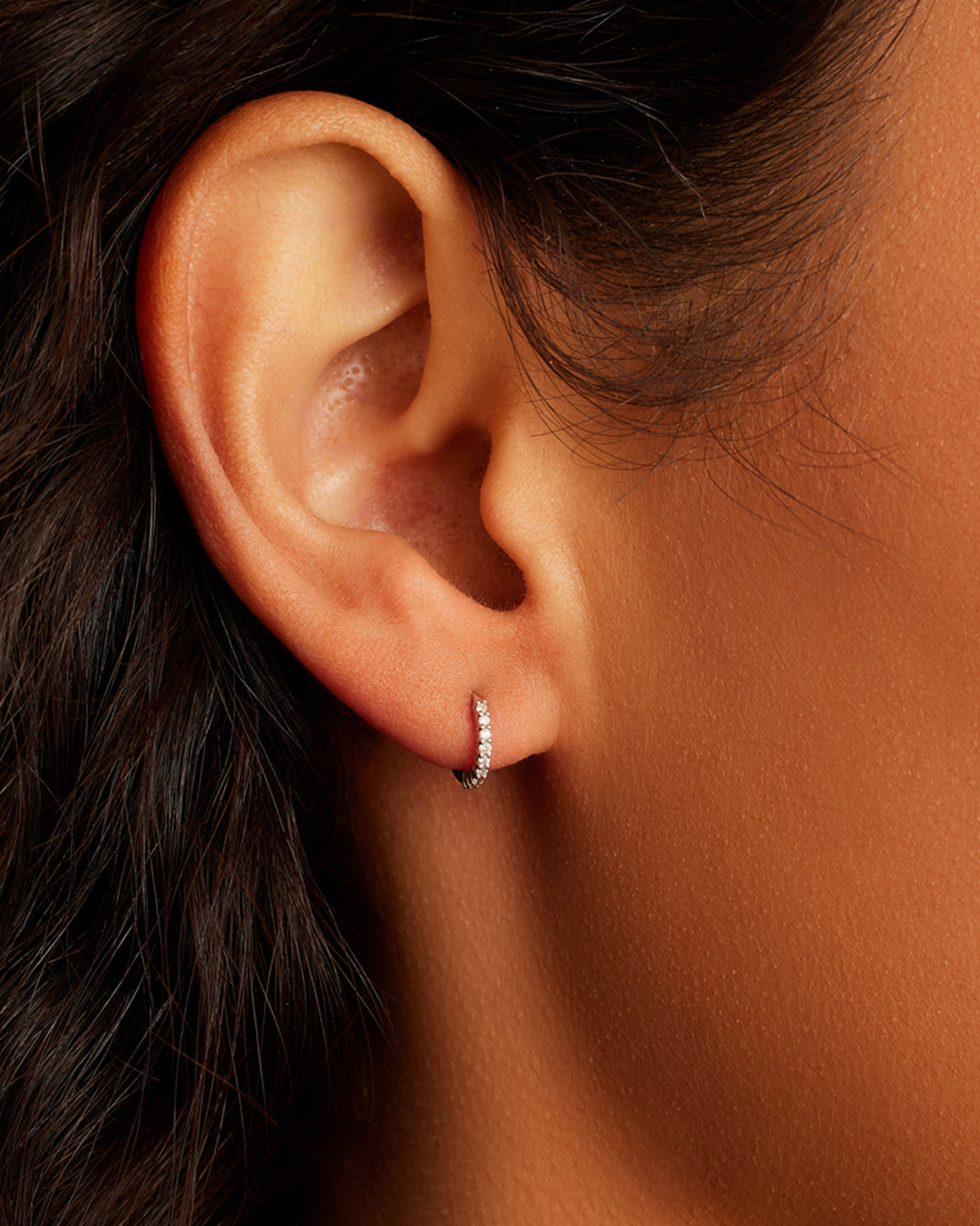 Alternative view of 14k White Gold Diamond Pavé Single Huggie